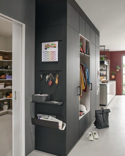 AVO-L772U_Garderobe_Orga-Wall_2022