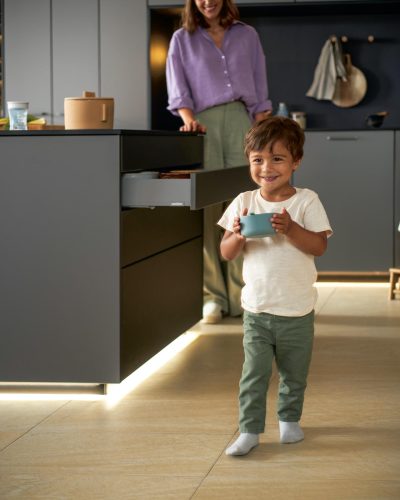 SGM-A112_FMA-L187U_Model-4_2023