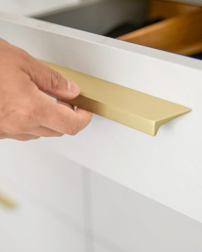 TAR-L532_SIE_L262M_Model_Hand_2022