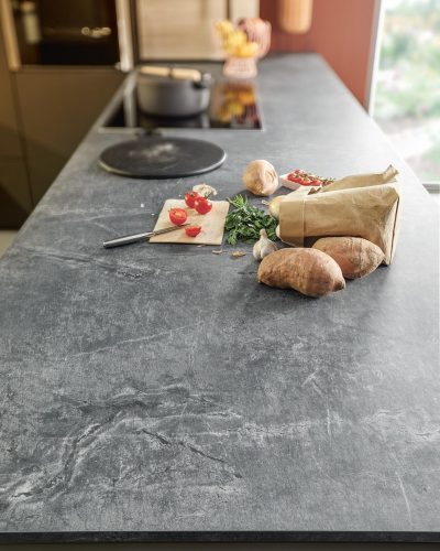 UGL-P096_AVO-L772U_Apl-K071_2022